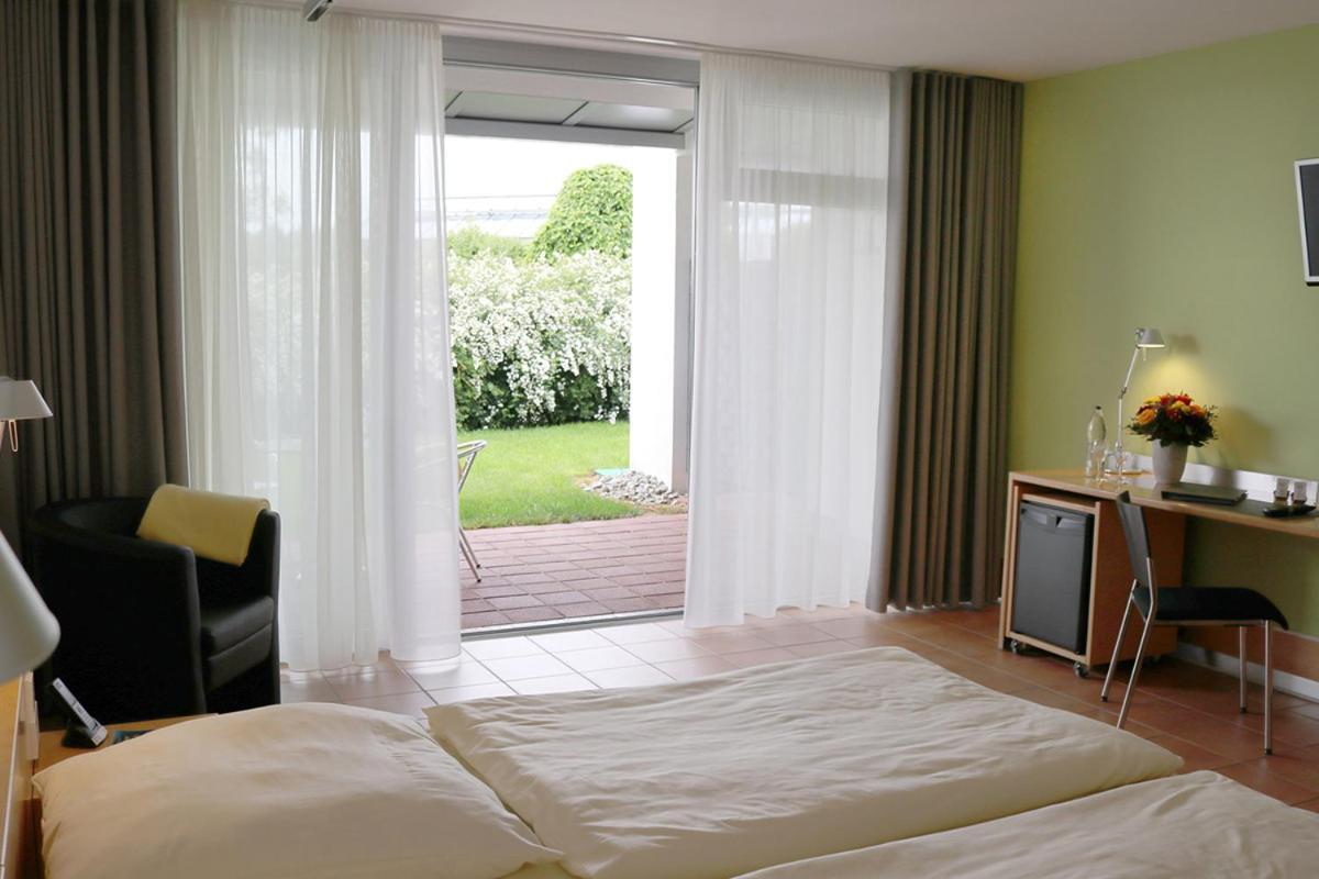 Seminarhotel In Der Manfred-Sauer-Stiftung Lobbach Exterior photo